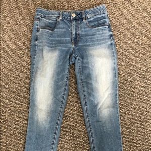 American Eagle High-Rise Jeans Size 6